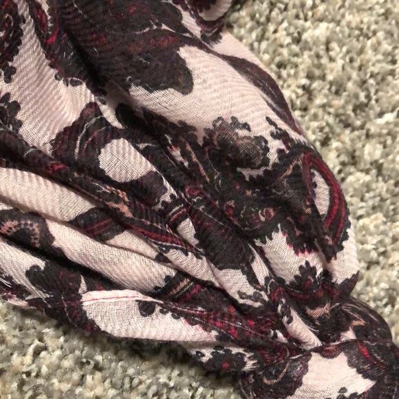 LOFT Scarf - Picture 4 of 5